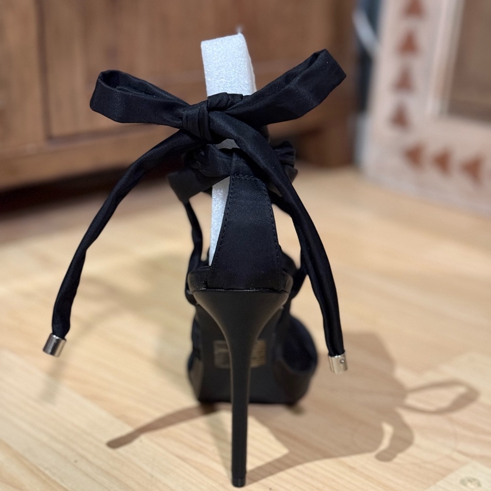 Steve Madden Black Strappy Heels - Picture 5 of 6